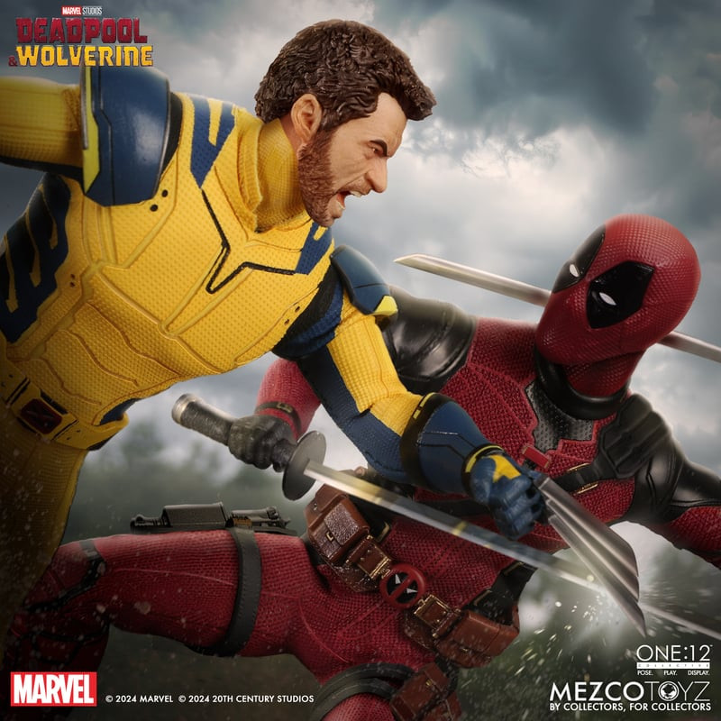 Mezco Deadpool & Wolverine Wolverine Deluxe Edition One:12 Collective Figure